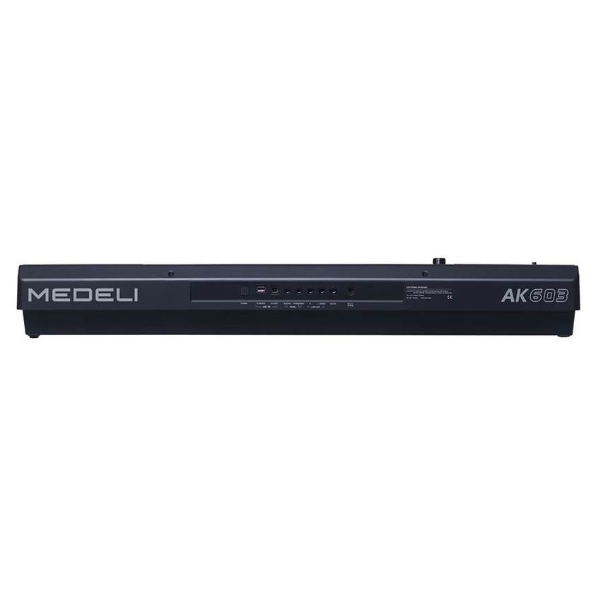 Medeli AK603 Digitaal Workstation – 61 Aanslaggevoelige Toetsen en 750 klanken