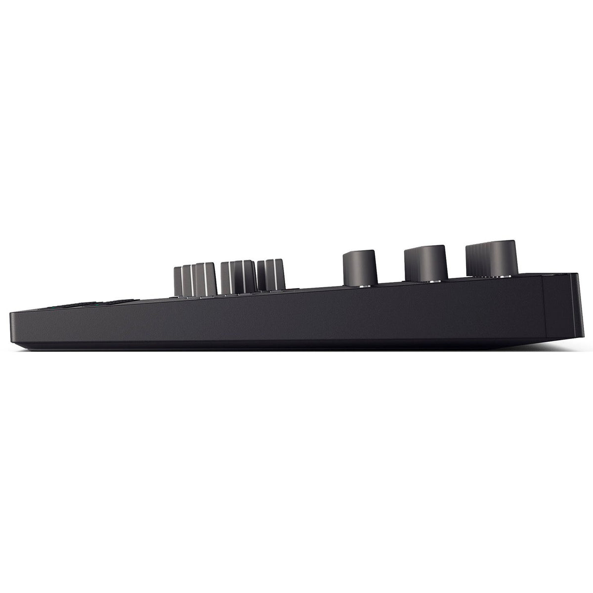 Novation Launch Control XL 3 – USB MIDI Controller met 8 Faders, 24 Encoders en OLED-display