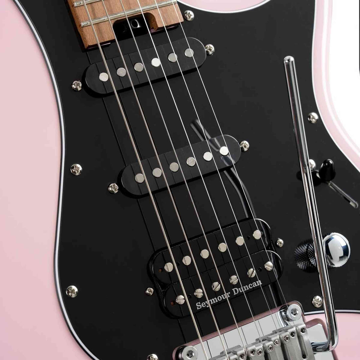 Cort G290 Modern DR Elektrische Gitaar HSS Roasted Maple Dusty Rose met Seymour Duncan TB4