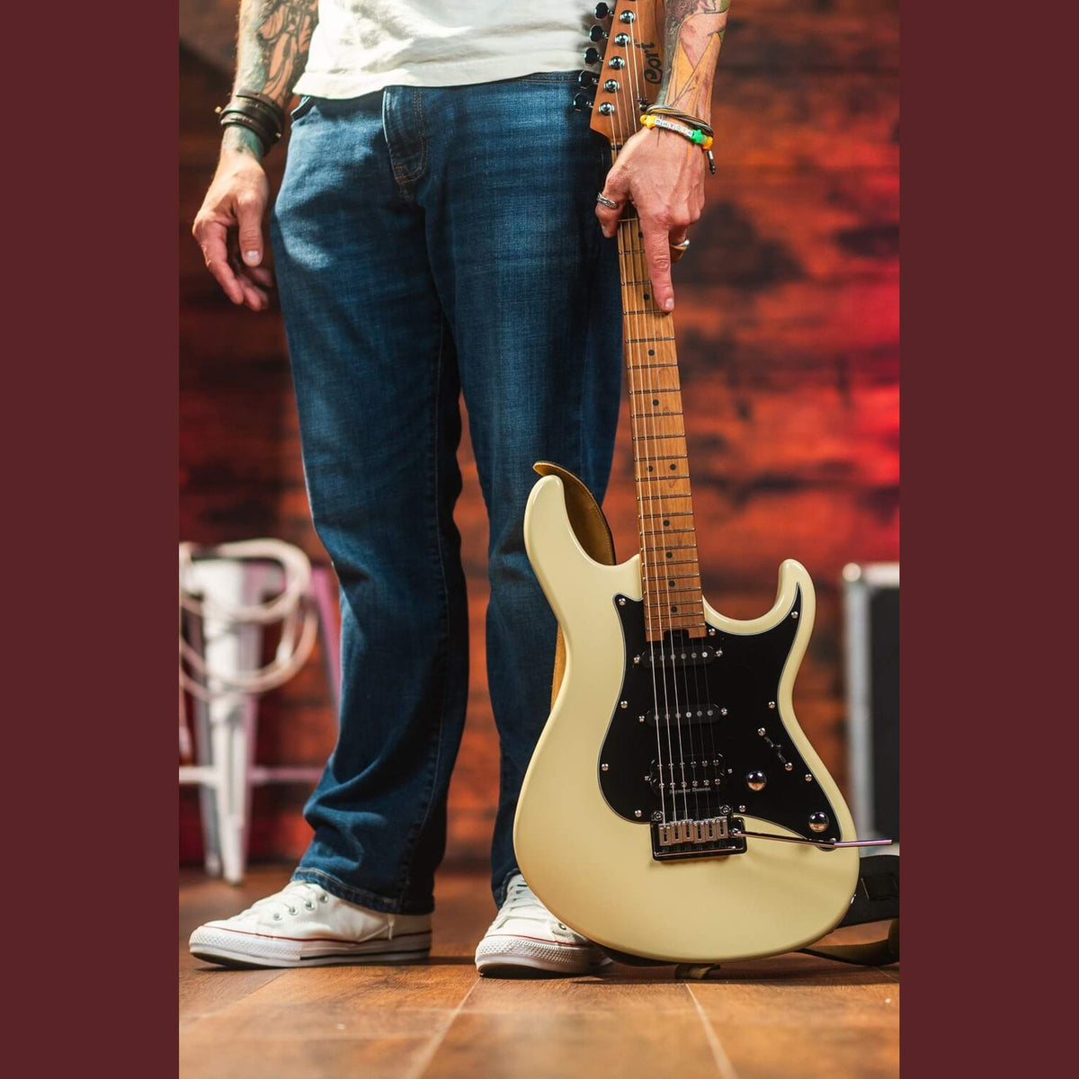 Cort G290 Modern MBG Elektrische Gitaar HSS Roasted Maple Military Beige met Seymour Duncan TB4