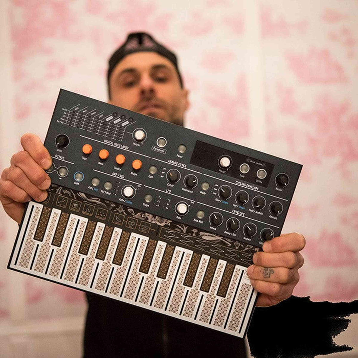Arturia MicroFreak – synthesizer met 25 touch-toetsen, parafonie, mod matrix en Plaits-engine