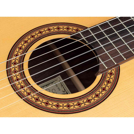 Salvador Cortez CS-25 – Klassieke gitaar met massief spruce bovenblad en mutenyé zij- en achterkant