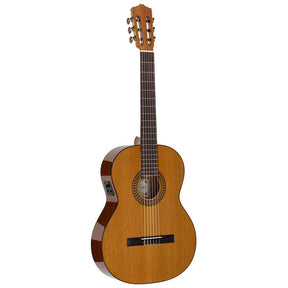 Salvador Cortez CC-22E – Klassieke gitaar met massief ceder bovenblad, sapele body en Fishman elektronica