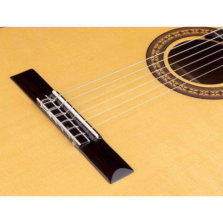 Salvador Cortez CF-55CE – Flamenco gitaar met massief spruce bovenblad, sycamore body, cutaway en Fishman elektronica