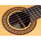Salvador Cortez CF-55CE – Flamenco gitaar met massief spruce bovenblad, sycamore body, cutaway en Fishman elektronica