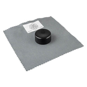 W.E. Hill & Sons H-2064 rosin for violin dark, round in velvet cloth