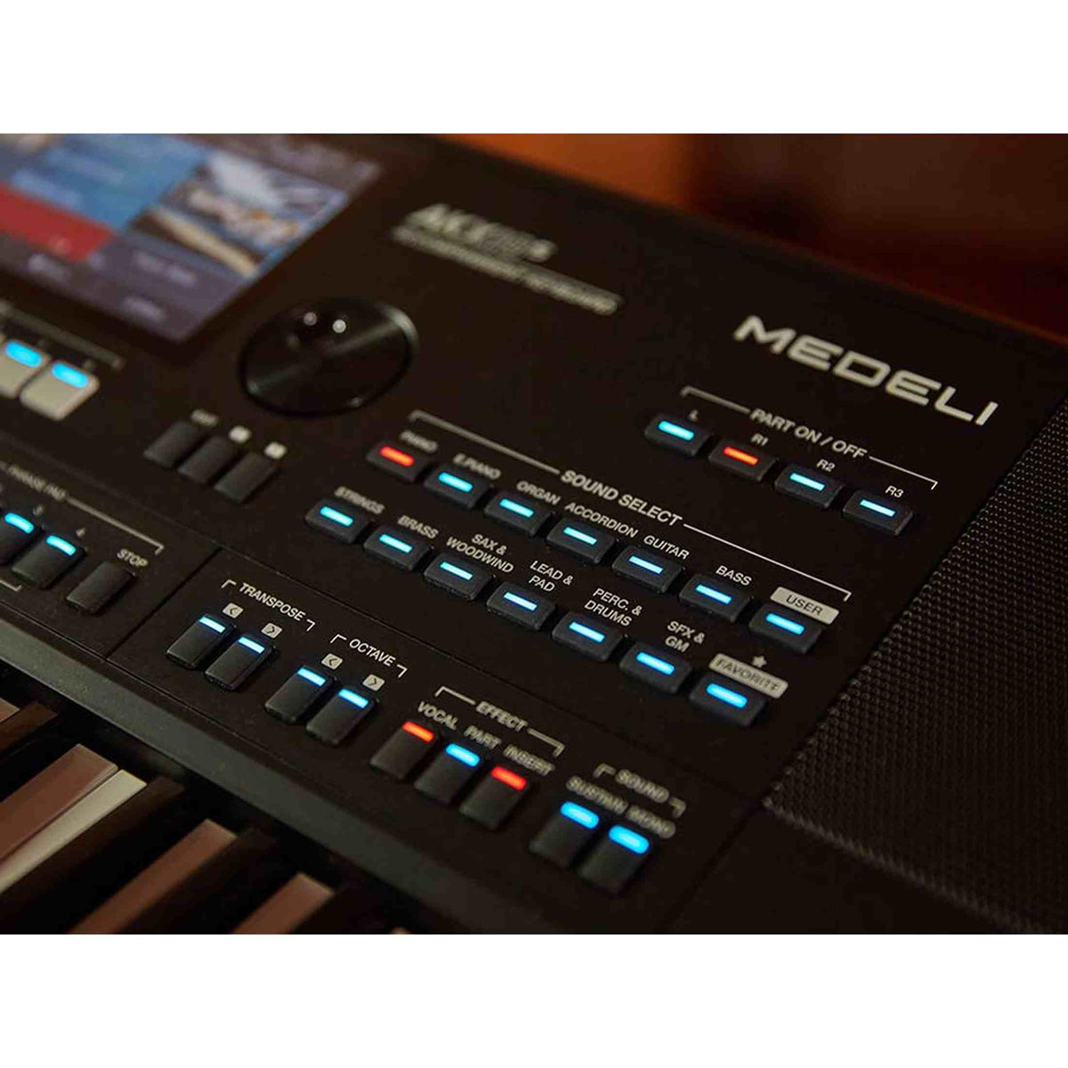 Medeli AKX10S Set – Workstation keyboard met 61 toetsen, 7” touchscreen, 4-way speakers, pedaal, standaard en kruk