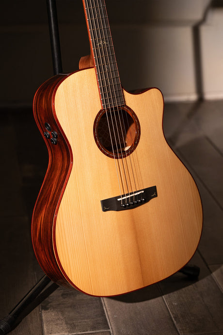 Cort Gold-A10 Cocobolo – Massief AAA Cocobolo, Torrefied Adirondack & Fishman Flex Blend