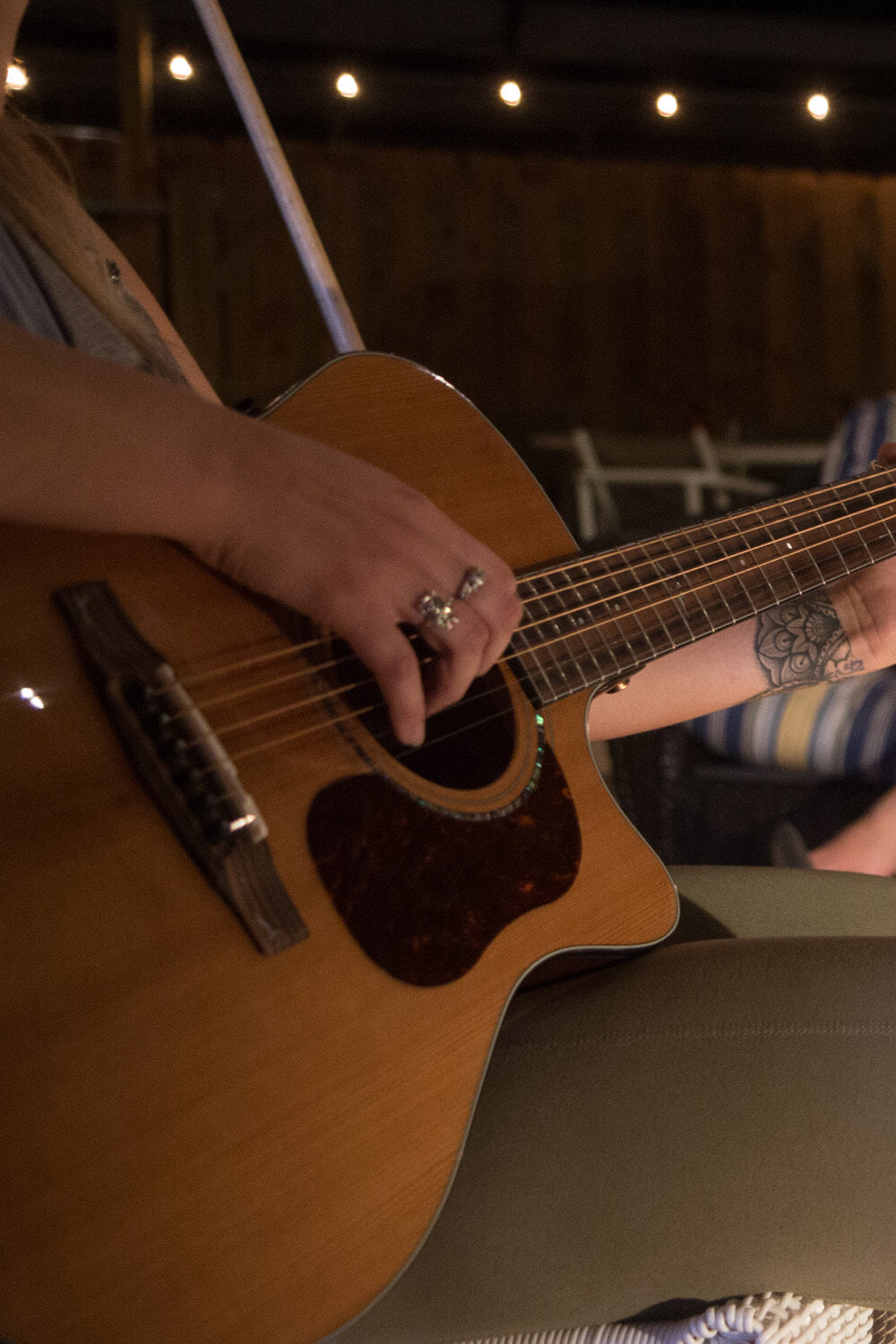 Cort Gold-A6 – Massief Sitka, Mahonie & Fishman Flex Blend