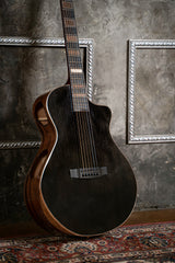 Cort Modern Black Masterpiece – Massieve Europese Spar, Mahonie & Dual Sound Ports