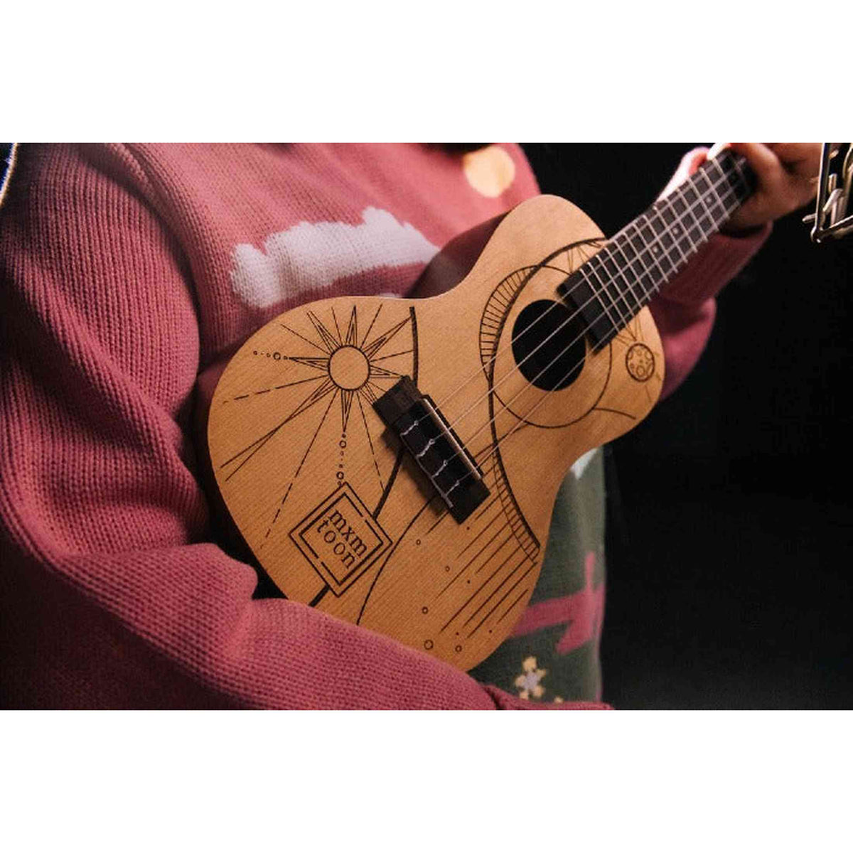 Kala mxmtoon Signature concert ukulele – Sparren bovenblad, mahonie, met custom gigbag